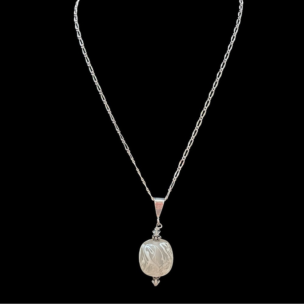 Vintage Sterling Swirled Mottled White Art Glass Necklace
